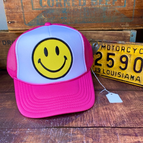 🆕✨AVIATOR NATION NEON PINK WHITE SMILEY FACE MESH TRUCKER HAT - Main Image